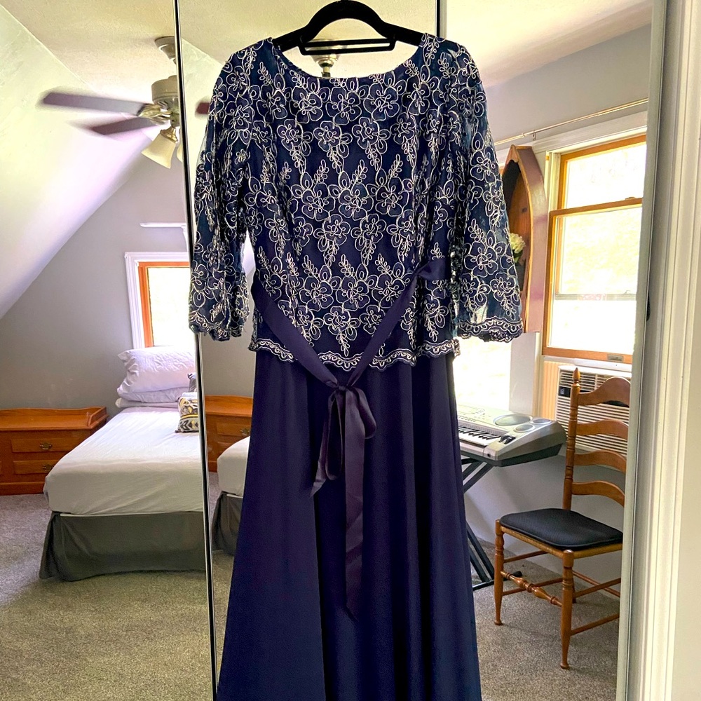 NWOT Emma Street  Mother of bride / groom gown.